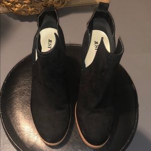 Women’s Black Low Cut Boot